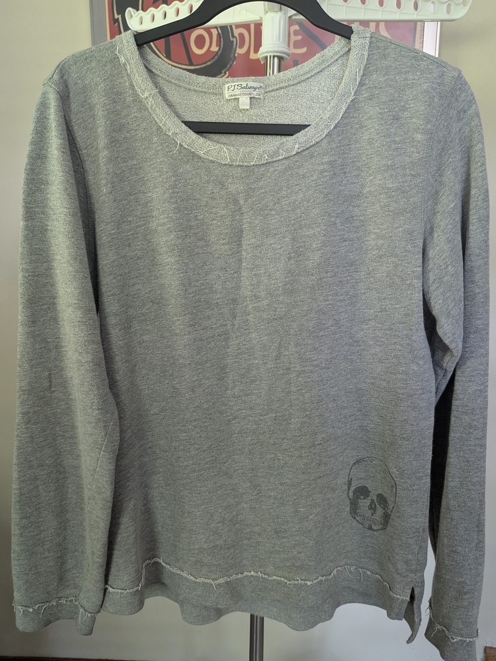 $15 PJ Salvage Size M Women's Gray Heather Skull Lounge Sweatshirt Raw Hem EUC